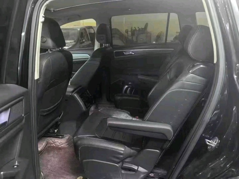 重慶18年大眾途昂8