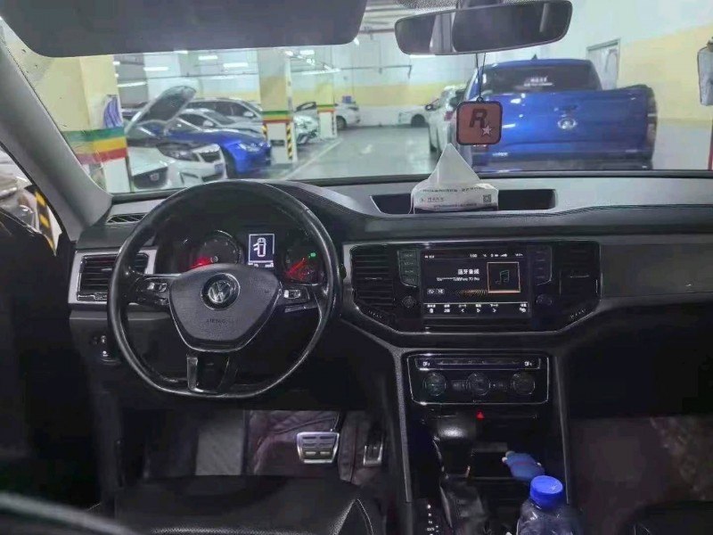 重慶18年大眾途昂9