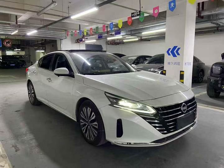 成都24年日产天籁2