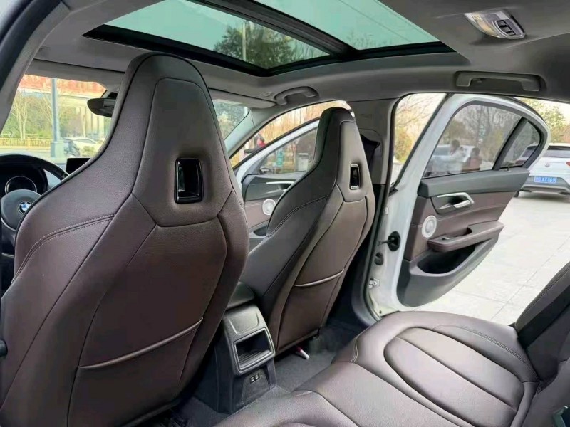 枣庄22年宝马1系8