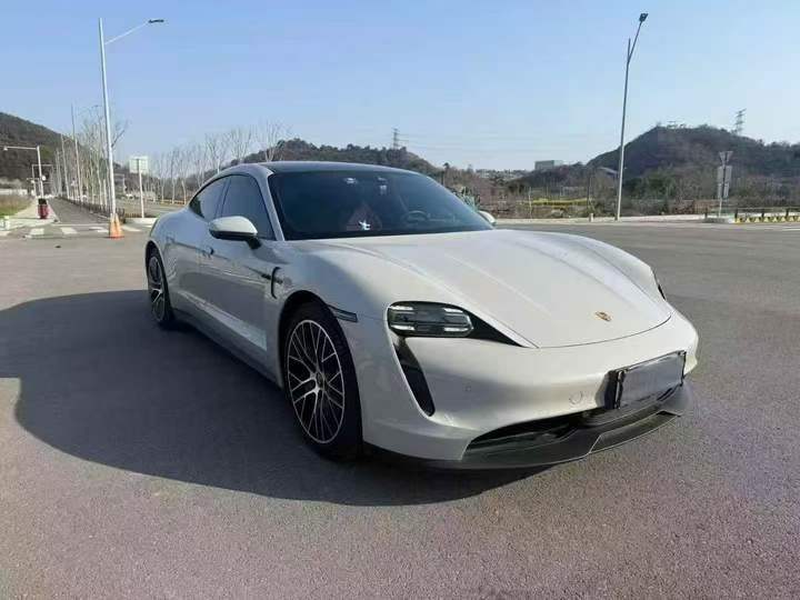 嘉兴23年保时捷Taycan2