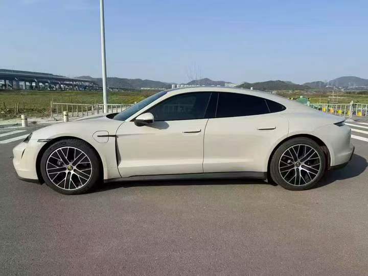 嘉兴23年保时捷Taycan8