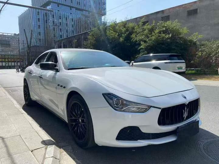 成都16年玛莎拉蒂Ghibli2