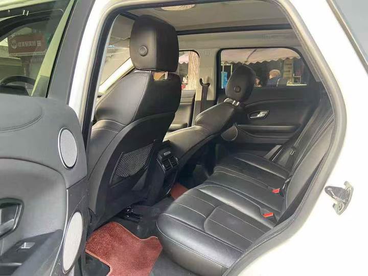 成都18年路虎极光5