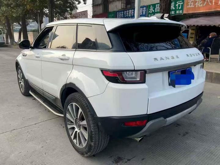 成都18年路虎极光7