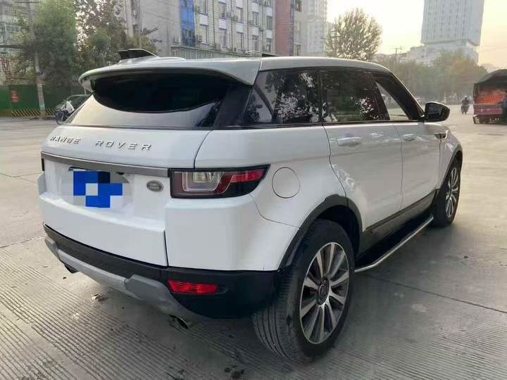 成都18年路虎极光8