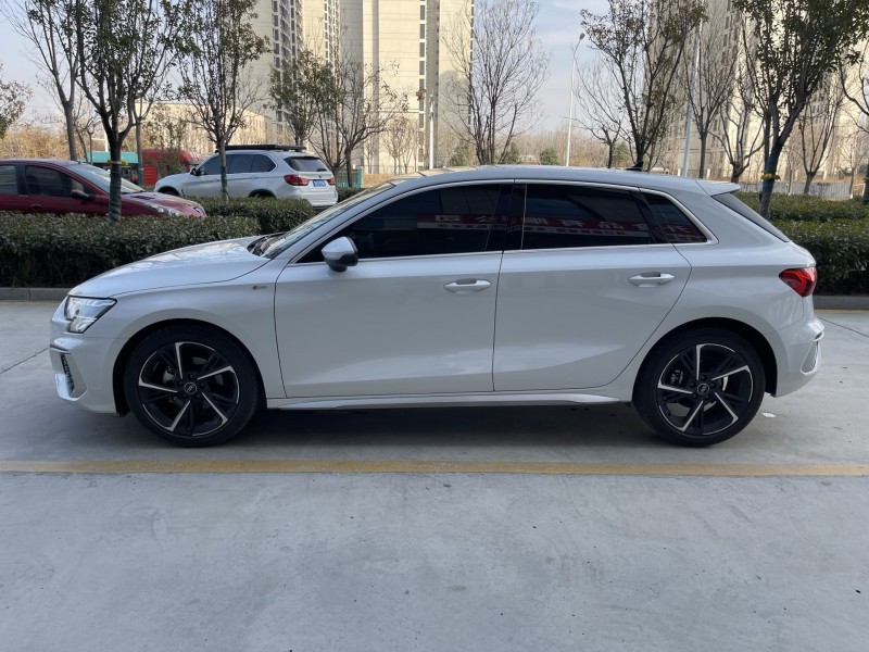 济宁23年奥迪A38