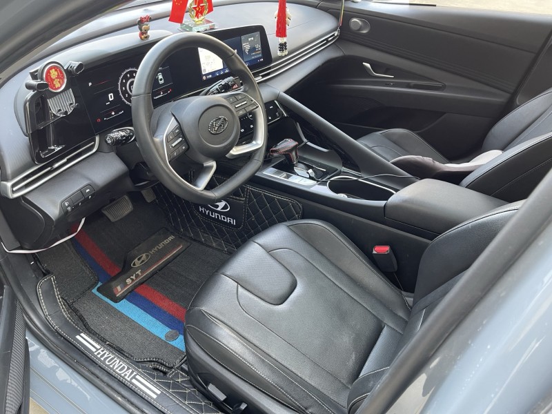 济宁22年现代伊兰特3