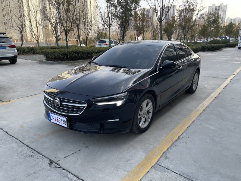 济宁22年别克君威7