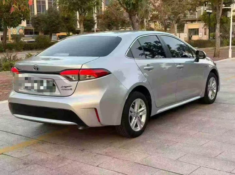 茂名21年豐田雷凌8