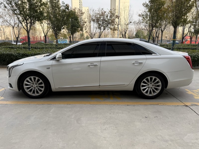 济宁19年凯迪拉克XTS5