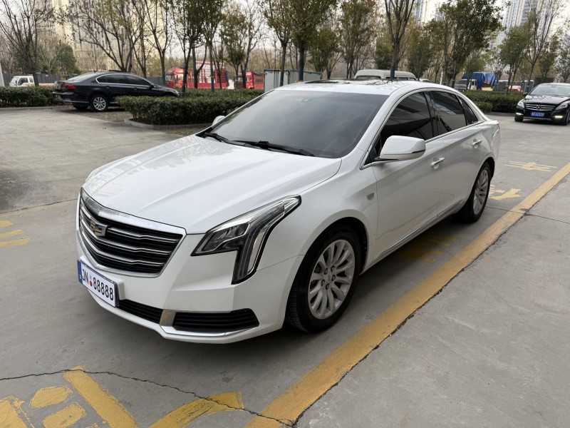 济宁19年凯迪拉克XTS8