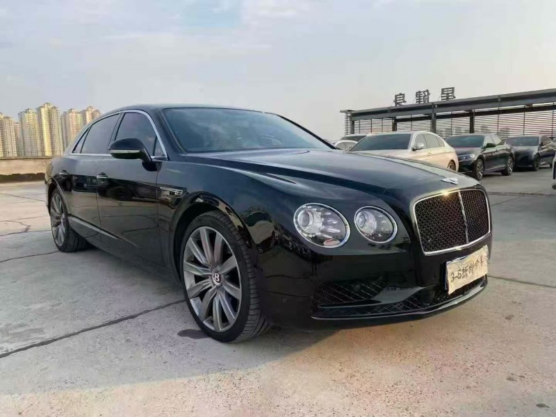 襄阳18年宾利飞驰2