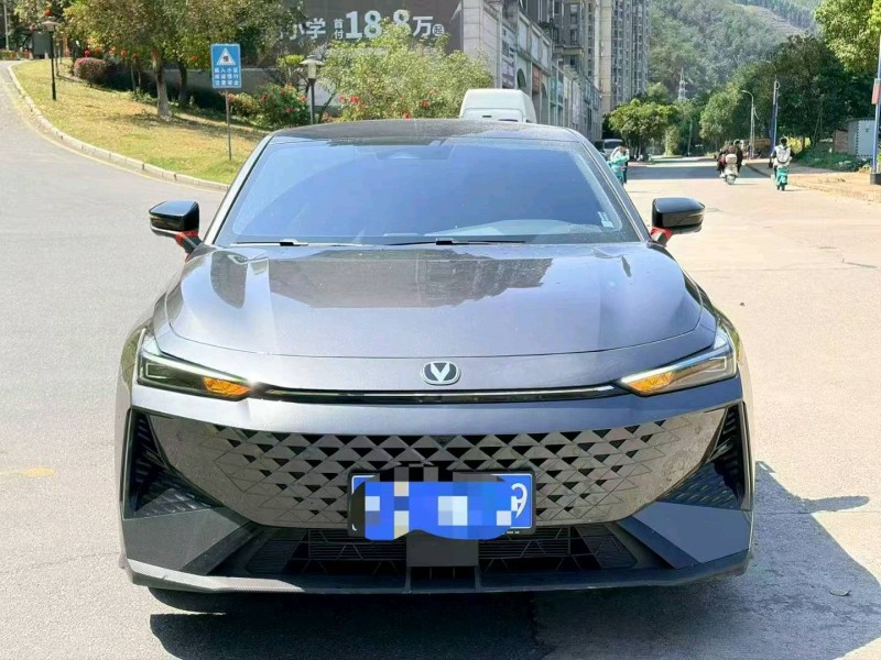 三明25年长安汽车UNI1