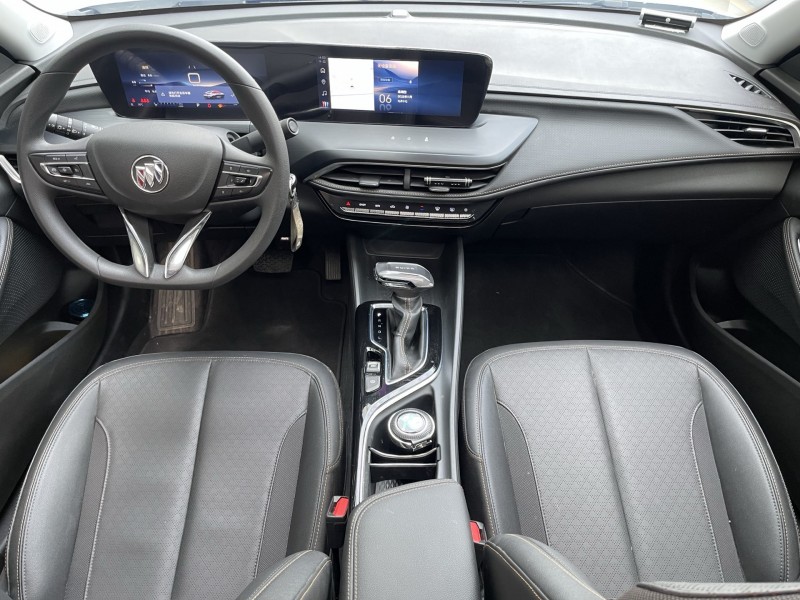 济宁24年别克威朗4