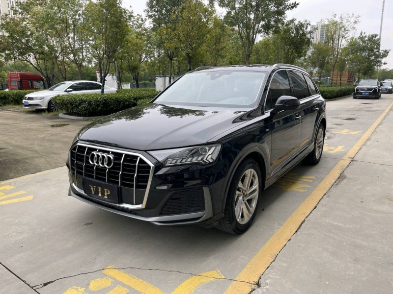 济宁24年奥迪Q77