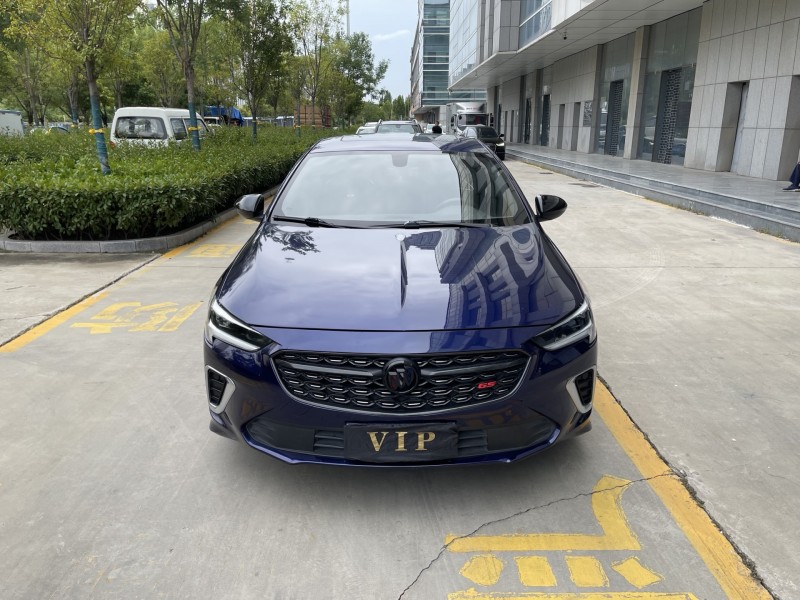 济宁21年别克君威1