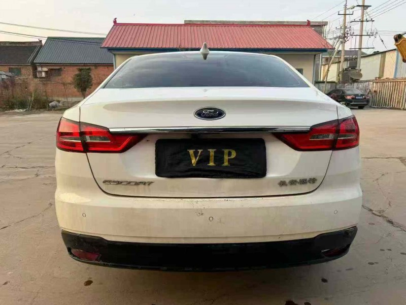 焦作19年福特福睿斯9