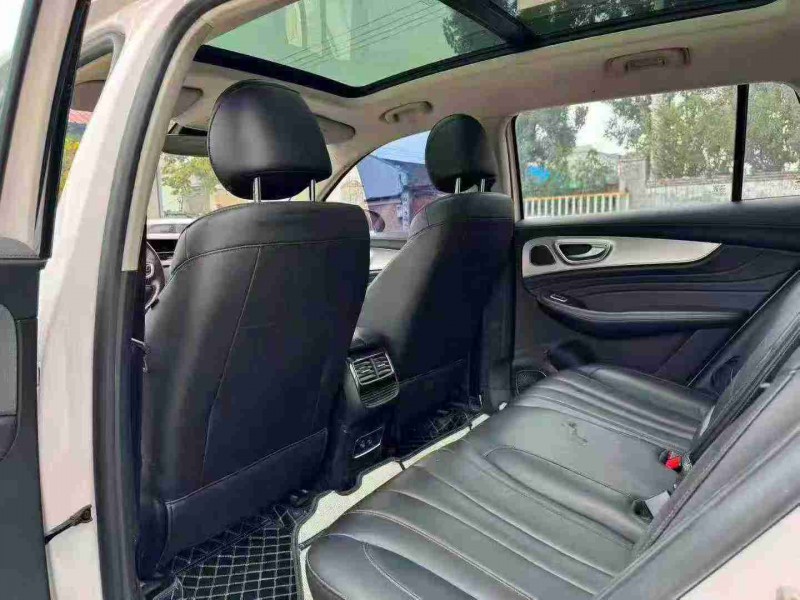 焦作21年荣威RX56