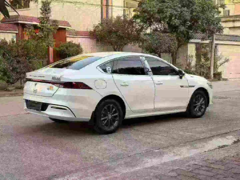 中山23年比亚迪秦7