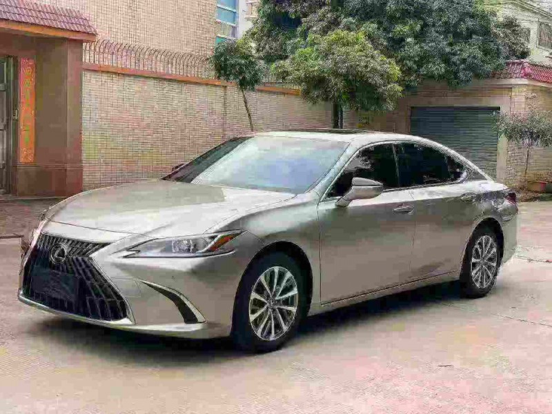 中山23年雷克萨斯ES3