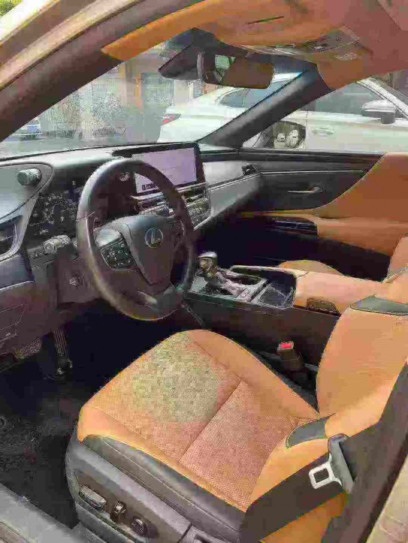 中山23年雷克萨斯ES4