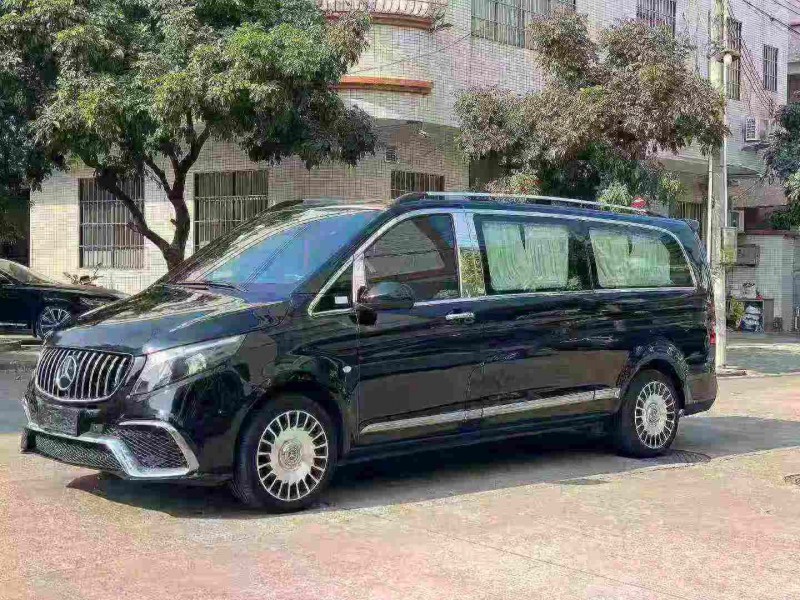 中山19年奔驰威霆2