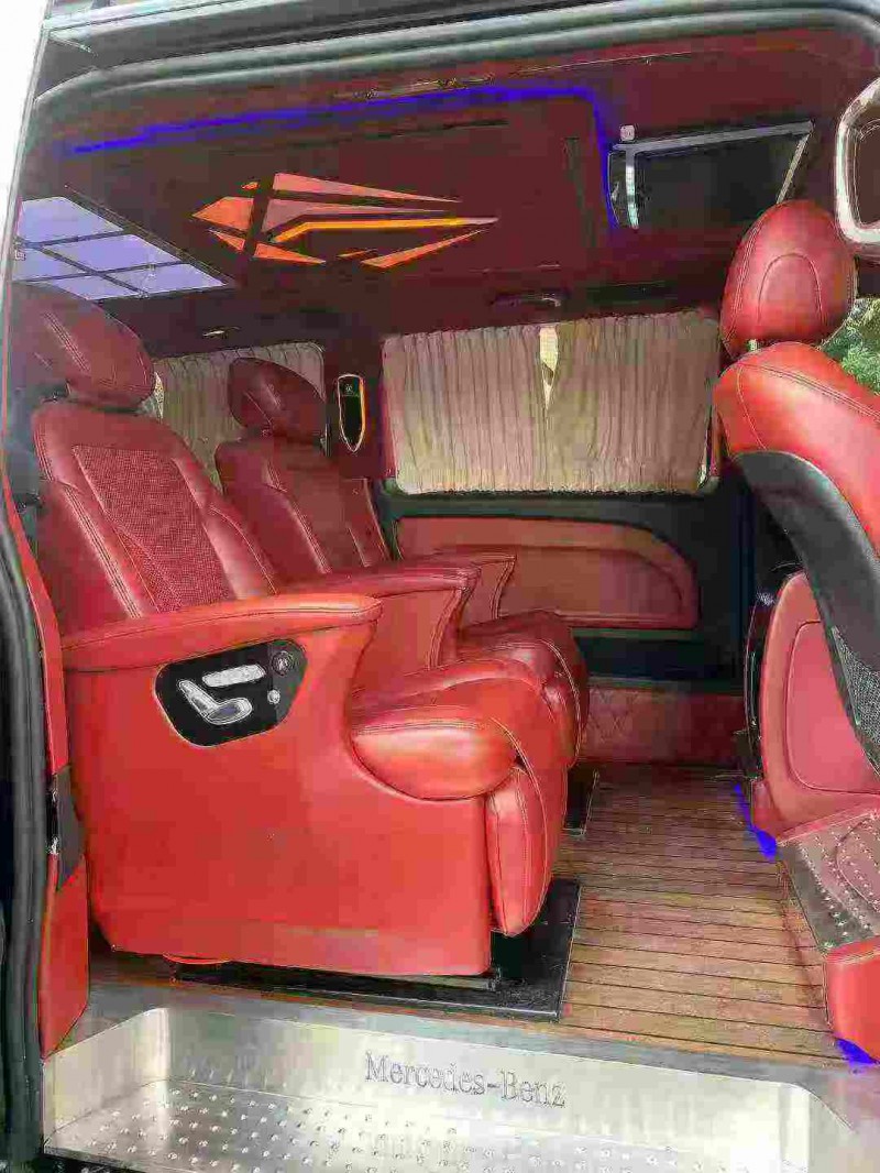 中山19年奔驰威霆5