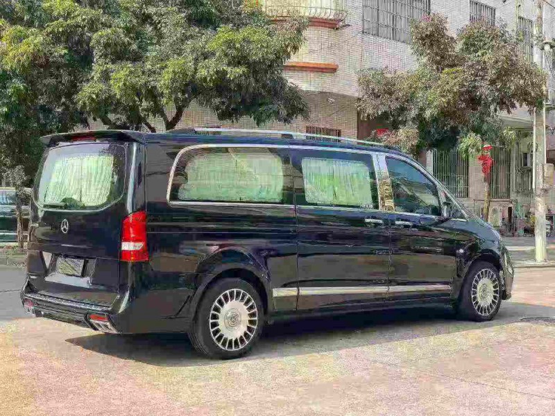 中山19年奔驰威霆8