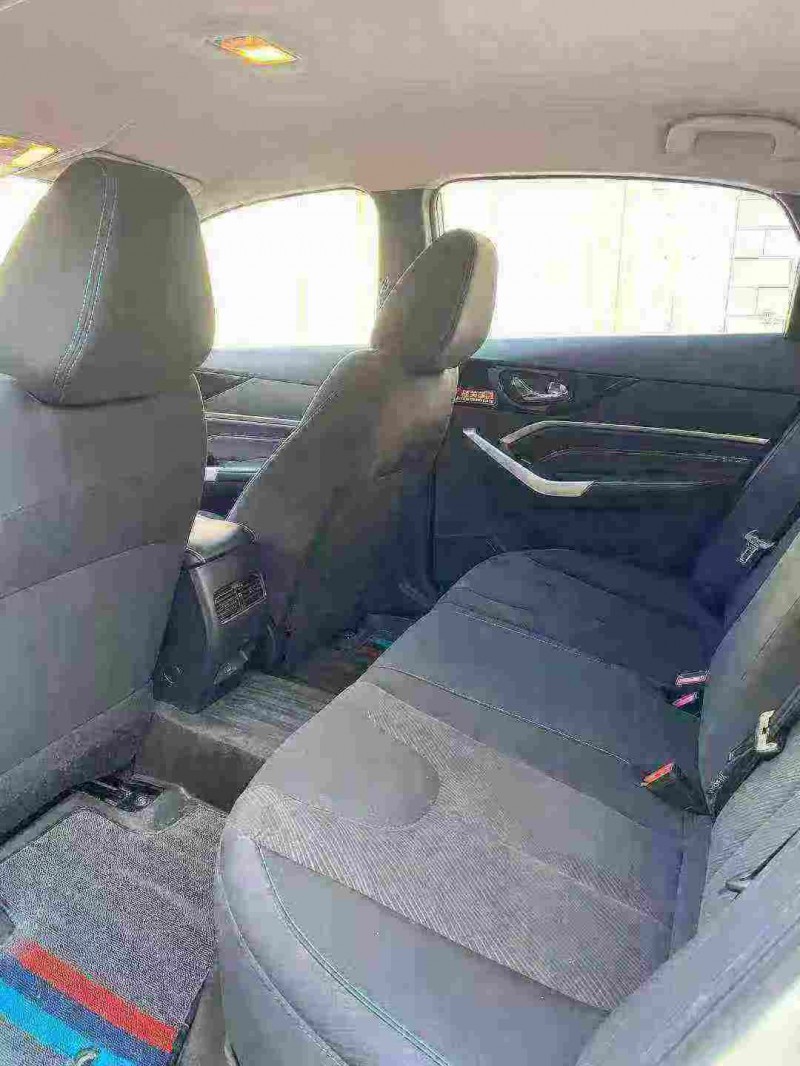 中山23年启辰D606