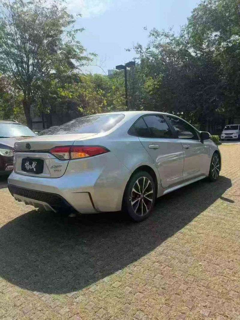 汕头22年丰田雷凌8