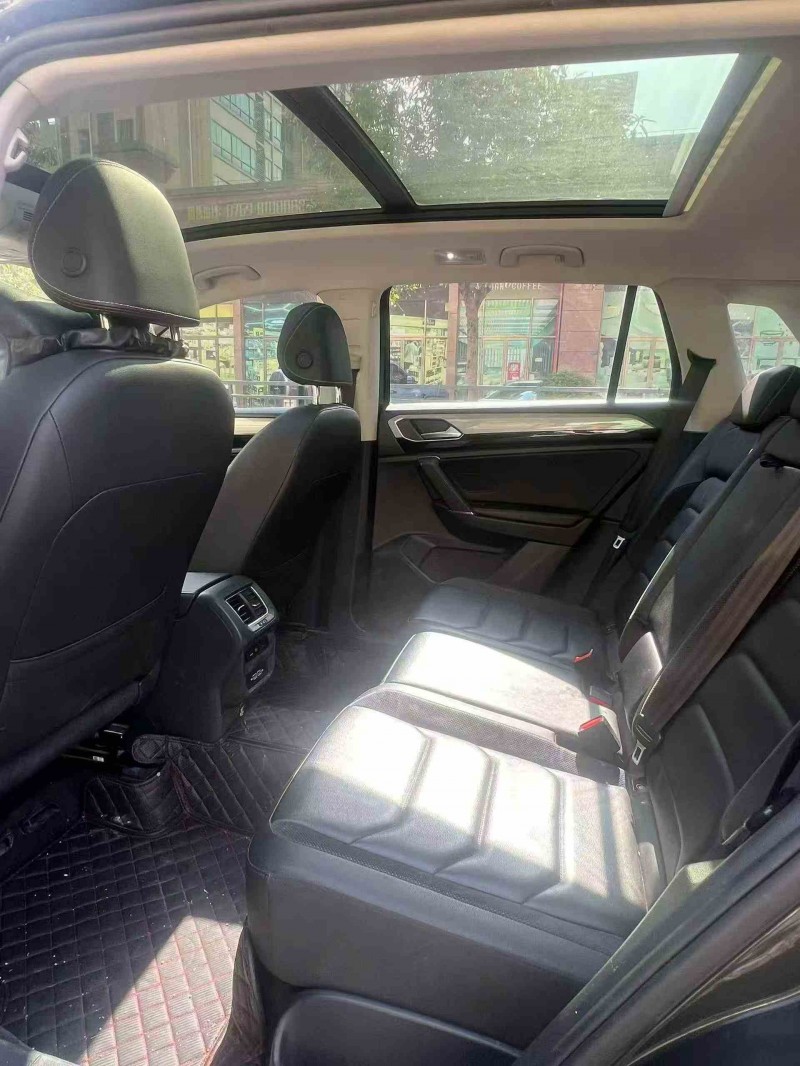 珠海20年大众探岳4