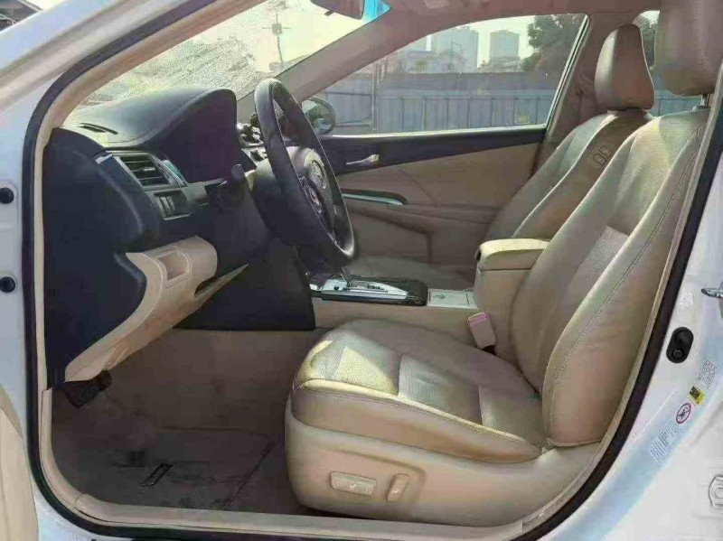 湛江16年丰田锐志5