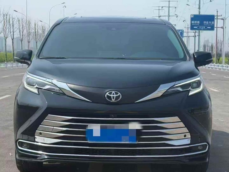 延安24年丰田格瑞维亚1