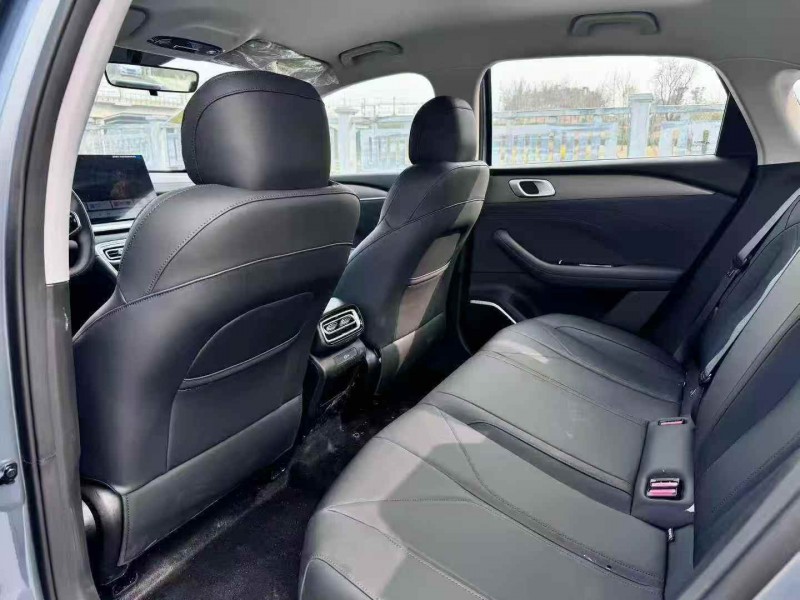 延安26年吉利银河5