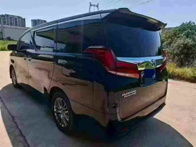 青岛20年丰田埃尔法4