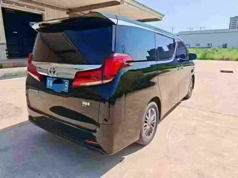 青岛20年丰田埃尔法5