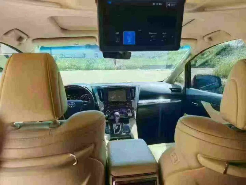 青岛20年丰田埃尔法8