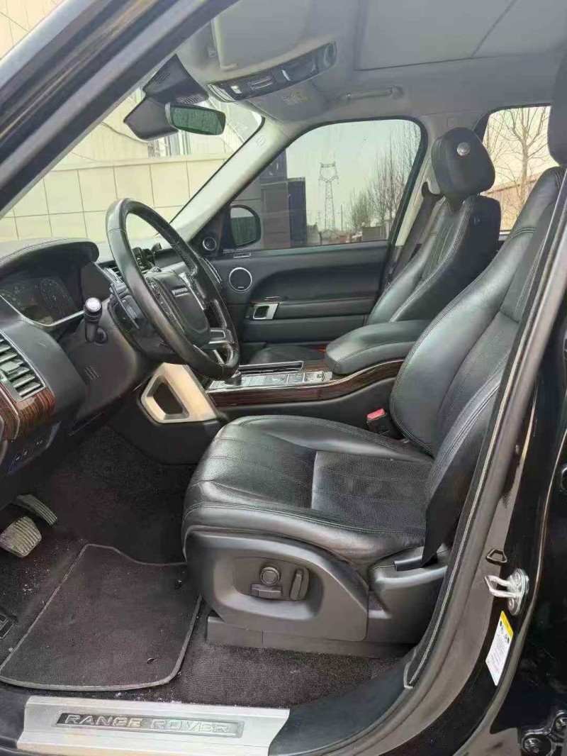 济宁17年路虎揽胜行政4