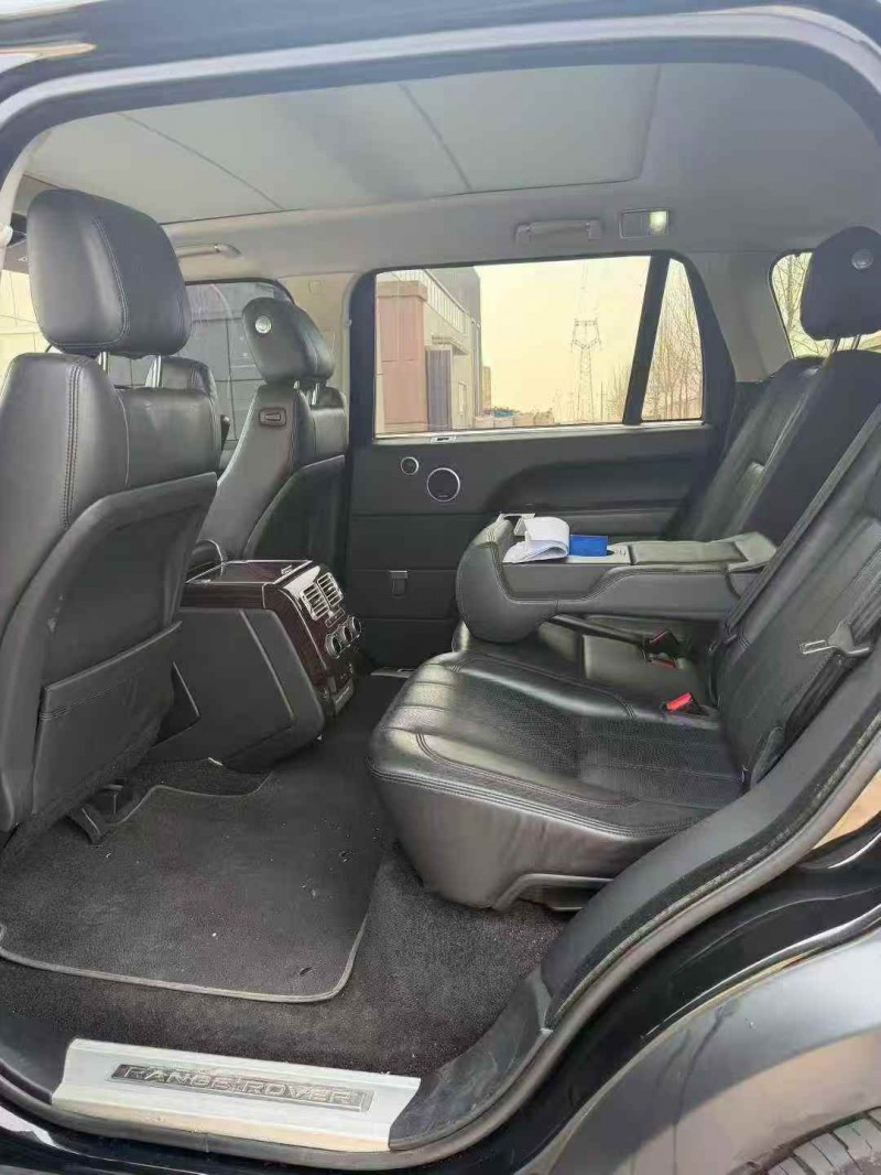 济宁17年路虎揽胜行政5