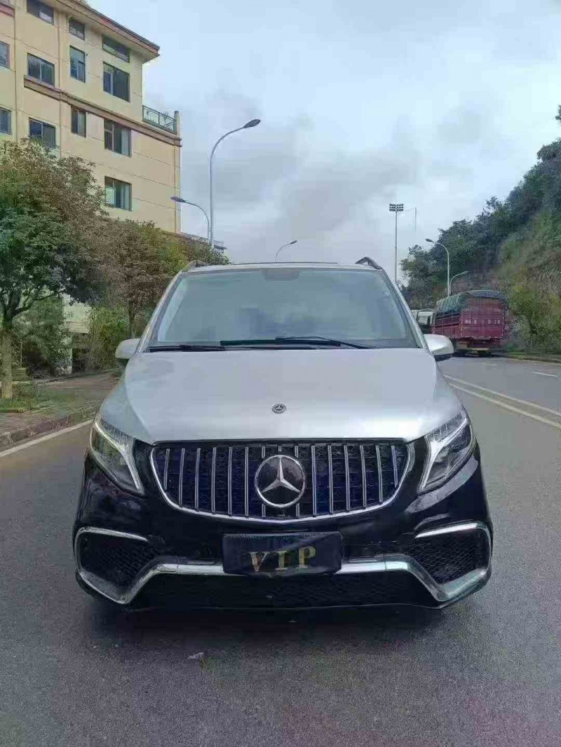 安顺19年奔驰威霆1