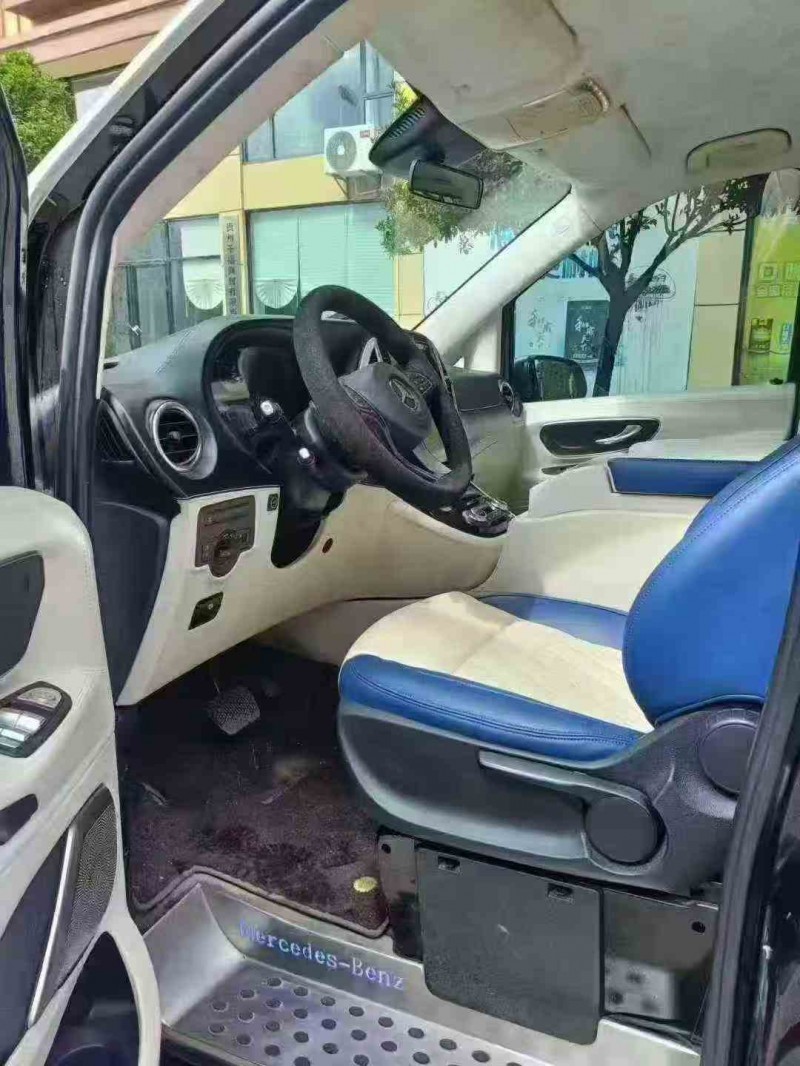 安顺19年奔驰威霆4