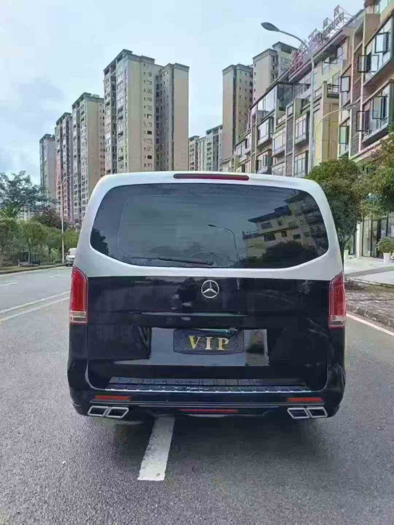 安顺19年奔驰威霆7