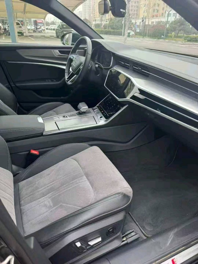 济宁24年奥迪A6L8