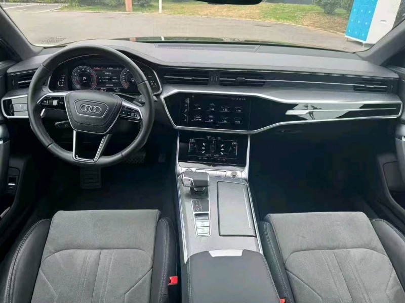 济宁24年奥迪A6L9