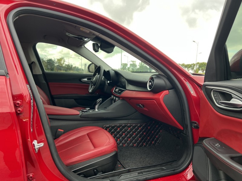 鹽城18年阿爾法·羅密歐Giulia6