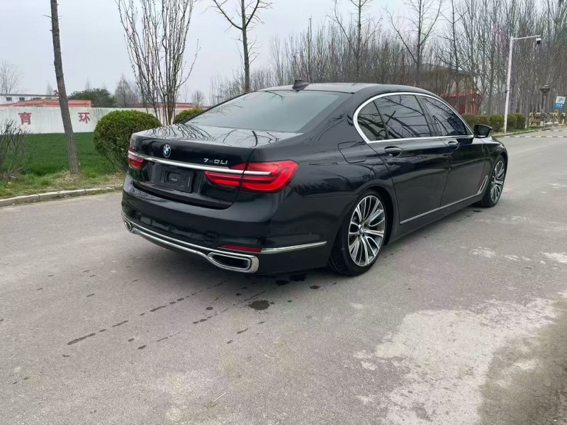 濟寧17年寶馬7系7