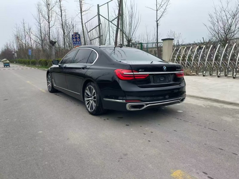 濟寧17年寶馬7系8