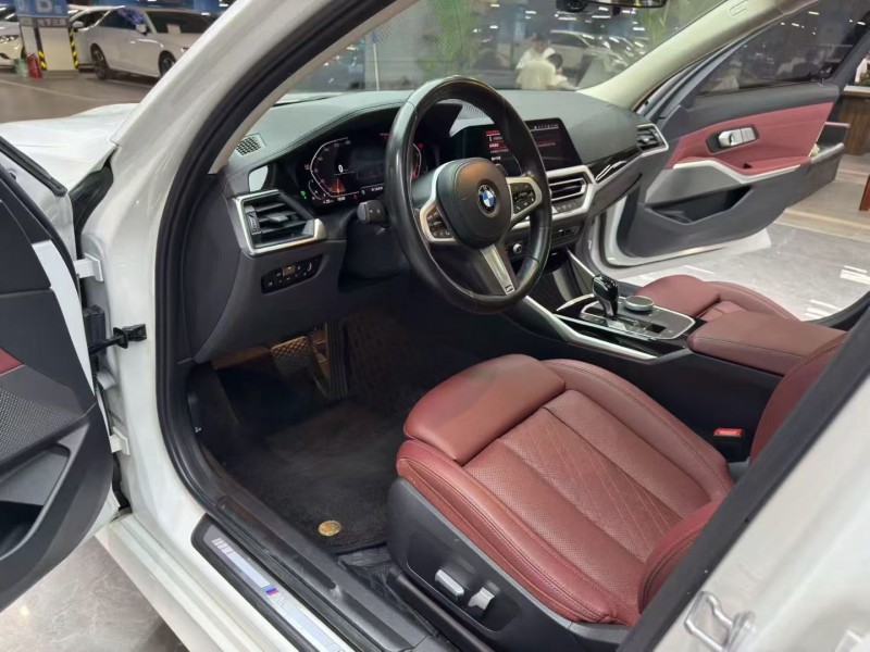 成都22年宝马3系3