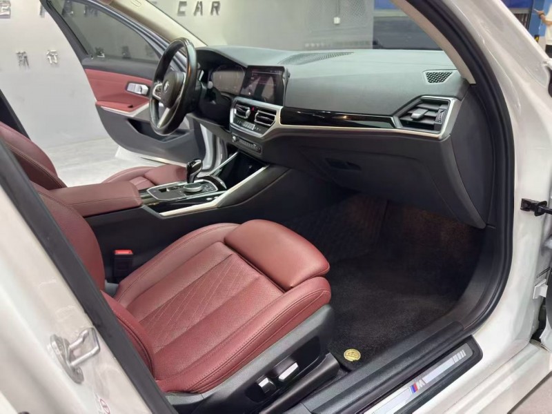 成都22年宝马3系6